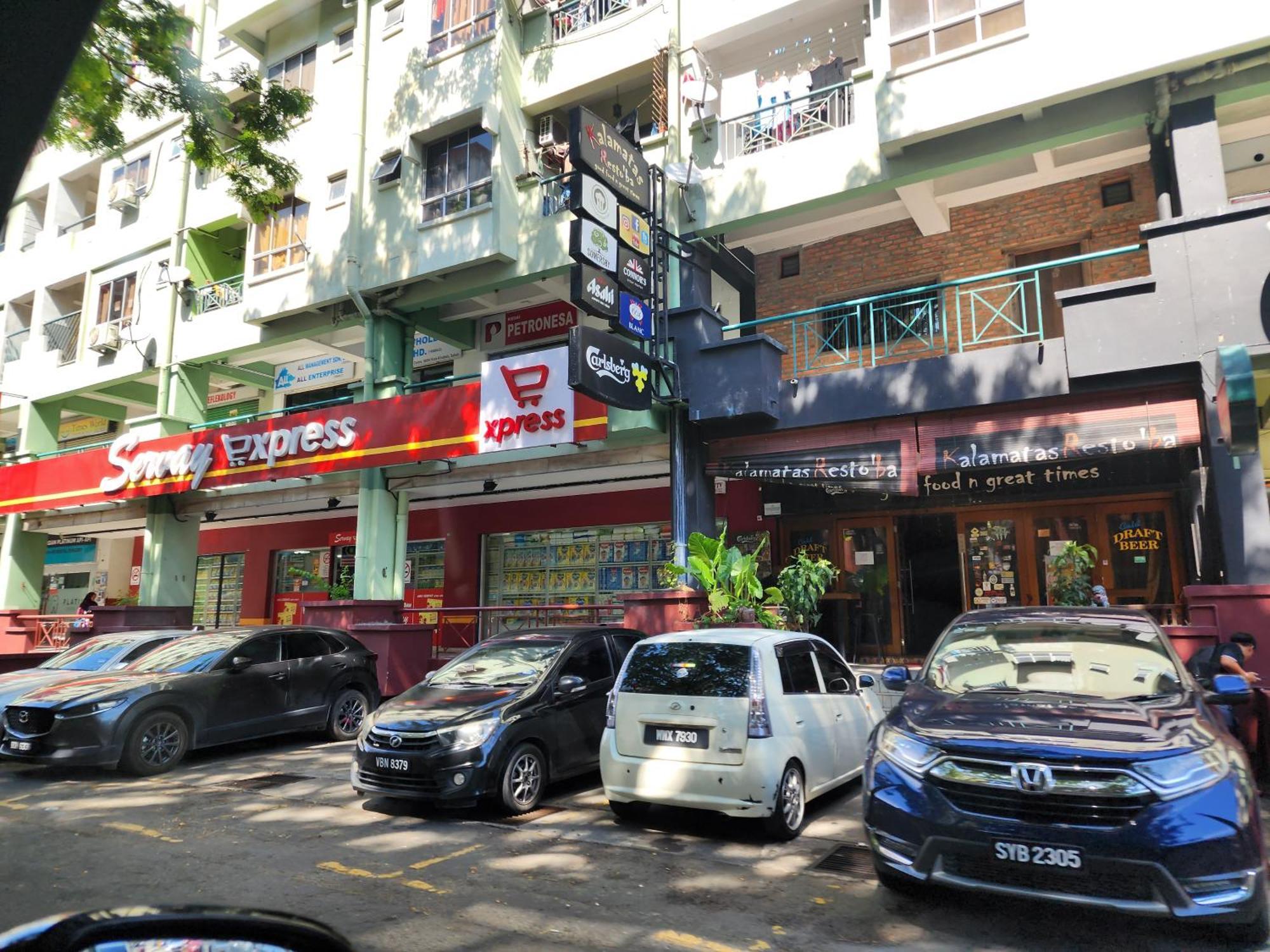 Y Homes Kota Kinabalu Bagian luar foto